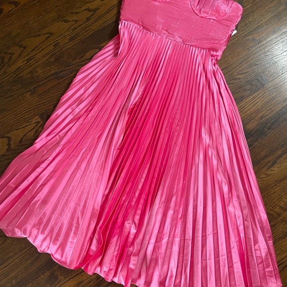 AMUR NWT Kin Pink Strapless Pleated Midi Valentine’s Prom Dress Size 12 - Picture 13 of 16